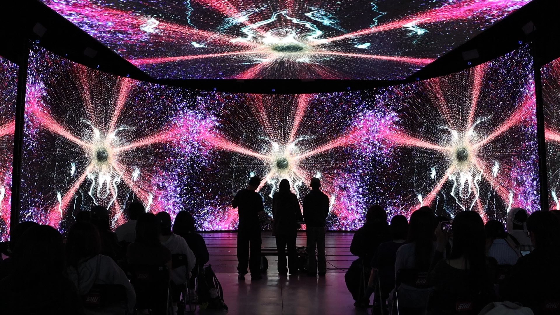 現場 — 色彩爆發